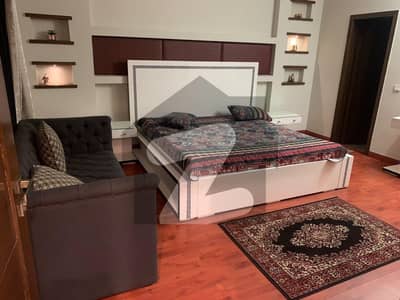 ڈی ایچ اے فیز 5 - بلاک ڈی فیز 5,ڈیفنس (ڈی ایچ اے),لاہور میں 5 کمروں کا 1 کنال مکان 7.75 کروڑ میں برائے فروخت۔
