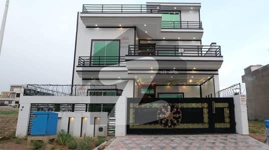 House No. 438 St No. 20 Block F Size 30*60 3 Stories 13 KV Solar System Installed With Green Meter Smart Build Modern House 5 Bed Rooms+2=7 Beds DD Upper Storey