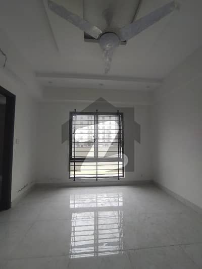 SEMI FURNISHED APARTMENT 3 BED DD FOR RENT