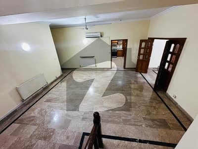 ایف ۔ 7/1 ایف ۔ 7,اسلام آباد میں 5 کمروں کا 1 کنال مکان 8.0 لاکھ میں کرایہ پر دستیاب ہے۔