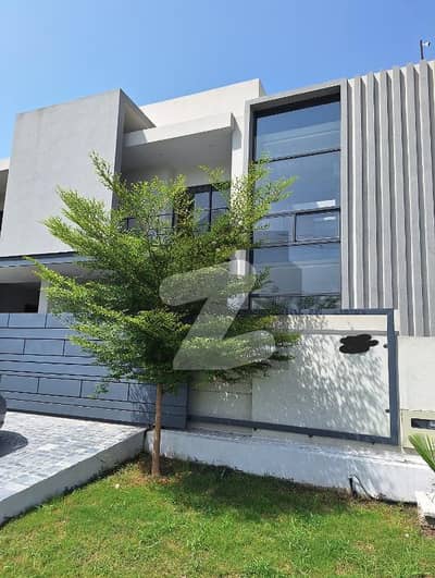 Brand New 10 Marla Pine Villa Ph4 Available For Rent
