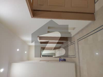 کینال ویو لاہور میں 1 کنال پینٹ ہاؤس 80.0 ہزار میں کرایہ پر دستیاب ہے۔