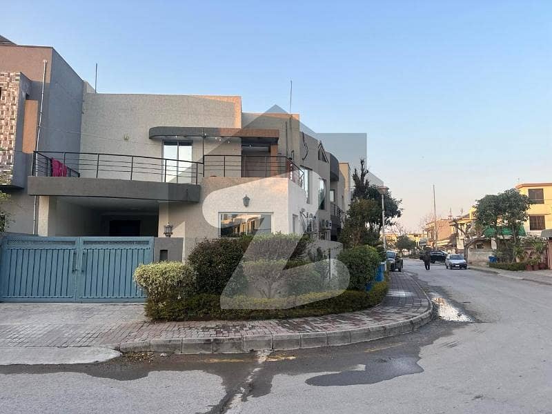 14 Marla Beautiful Solid House For Sale 14 Marla Beautiful Solid House For Sale