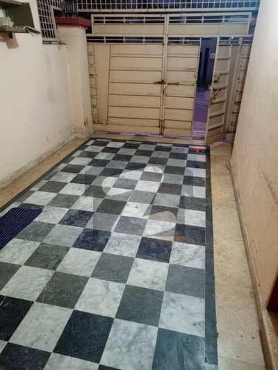 جوہر ٹاؤن لاہور میں 4 کمروں کا 5 مرلہ مکان 1.0 لاکھ میں کرایہ پر دستیاب ہے۔