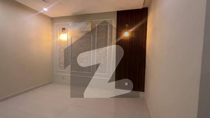 272sq yd 5 Bedrooms Luxury Villa is Available FOR RENT. 6km from Entrance of BTK. 5 Bed DDL 2 Kitchens