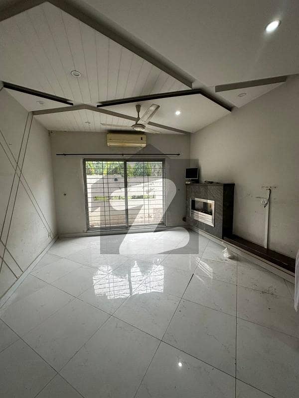 5 Marla Beautiful House Available For Rent 5 Marla Beautiful House Available For Rent