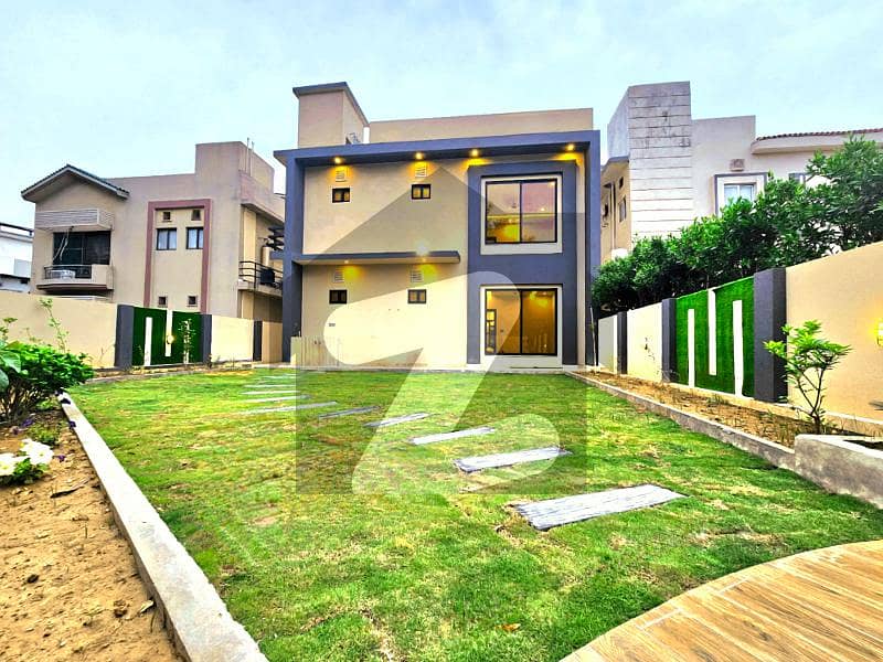 Luxurious 16 Marla House With Beautiful Lawn Luxurious 16 Marla House With Beautiful Lawn