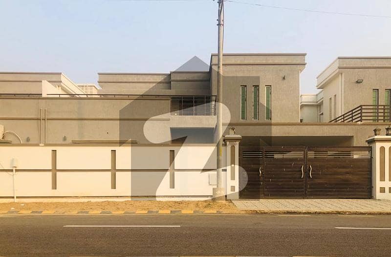 WELL MAINTAINED HOUSE WEST OPEN