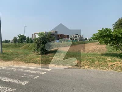 1 KANAL HOT LOCATION TWO SIDE OPEN CORNER AND 150 FT ROAD MAIN PLOT IN DHA Phase 8 LAHORE