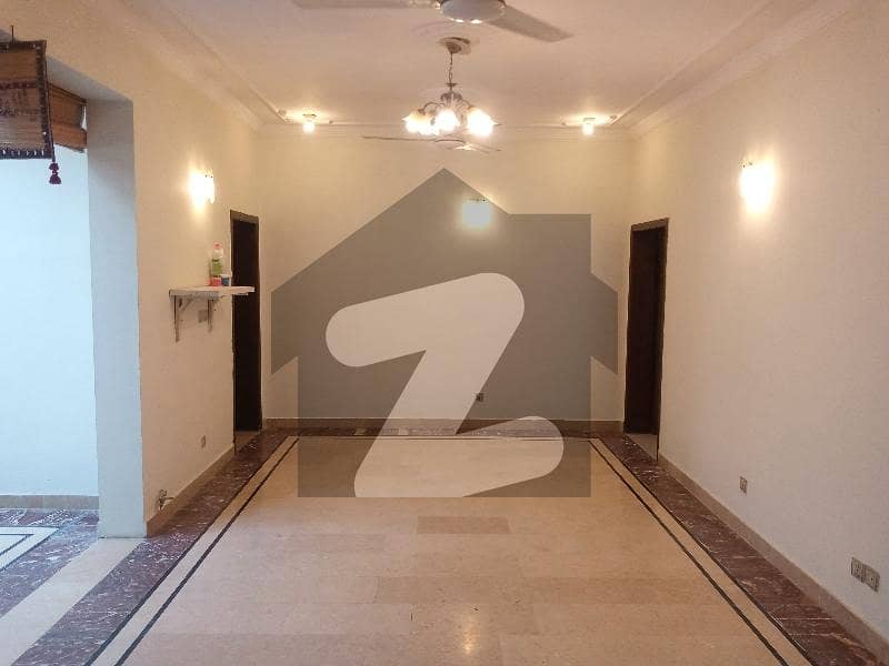 8 Marla 2 Bed Room Upper Portion