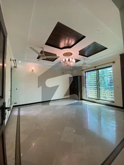 میڈیا ٹاؤن راولپنڈی میں 3 کمروں کا 10 مرلہ بالائی پورشن 85.0 ہزار میں کرایہ پر دستیاب ہے۔