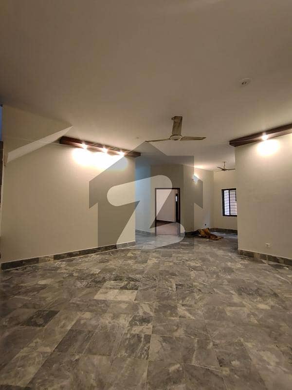 House Available For Rent In F-11 House Available For Rent In F-11