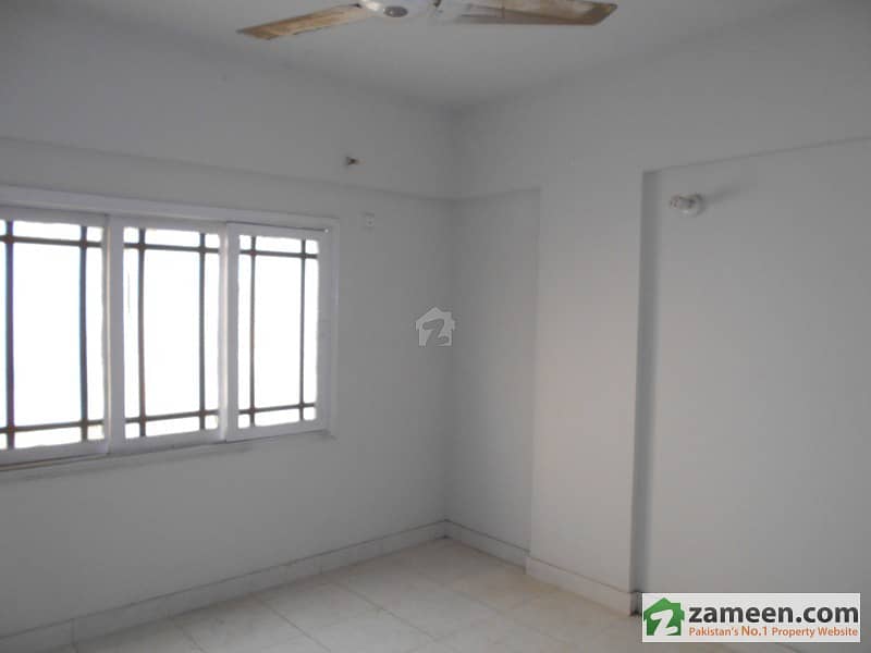 Flat Is Available For Sale In Gulshan-e-Iqbal Town
