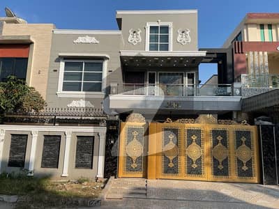 Classic Grey House Is Available For Sale In Phase 1 Near Commercial Market Classic Grey House Is Available For Sale In Phase 1 Near Commercial Market