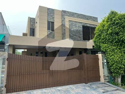 1 KANAL UPPER PORTION AVAILABLE FOR RENT IN DHA PHASE 7 - R BLOCK, LAHORE