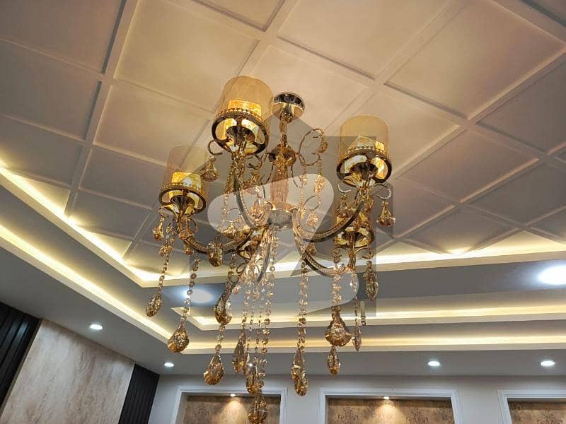Luxurious Spanish Villa Available Near Park Luxurious Spanish Villa Available Near Park