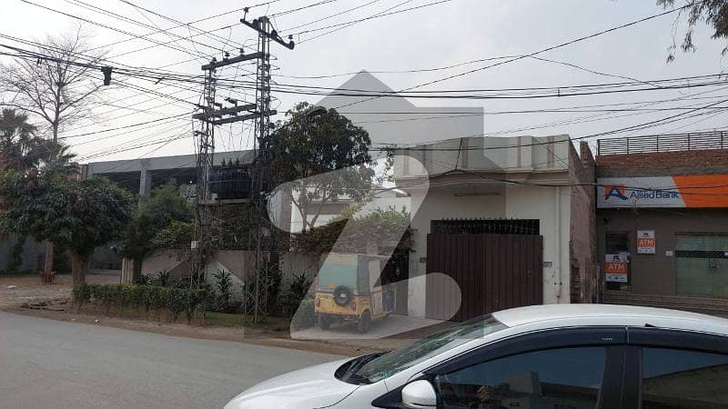 20 Marla Building for sale in Gulgasht Colony