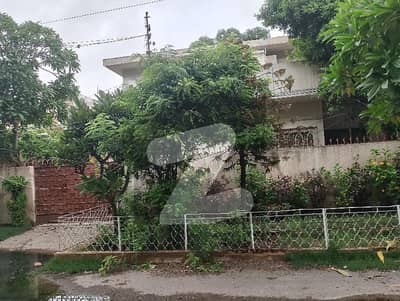 307 Sq Yards G+1 Demolished House For Sale At UK Bungalows Gulshan-E-Iqbal Block 4