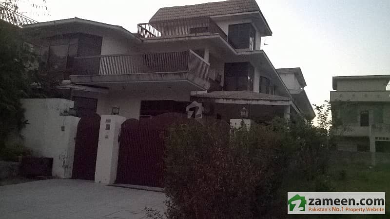 Mumty Single Room Attach Bath With Small Kitchen On Top Floor Of The House Mumty Single Room Attach Bath With Small Kitchen On Top Floor Of The House