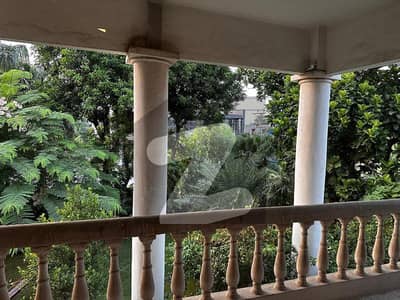 ڈی ایچ اے فیز 2 ڈیفنس (ڈی ایچ اے),لاہور میں 2 کمروں کا 2 کنال بالائی پورشن 1.1 لاکھ میں کرایہ پر دستیاب ہے۔