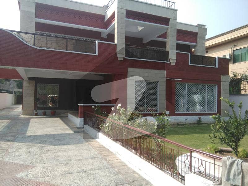 HOUSE FOR RENT IN F-6 HOUSE FOR RENT IN F-6