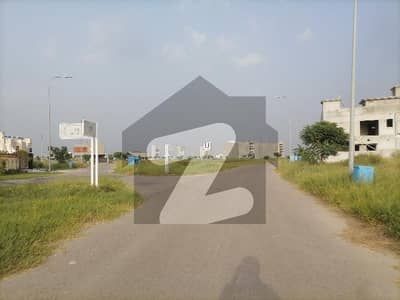 05 MARLA PLOT FOR SALE ON BACK OF 60 FEET ROAD IN DHA PHASE 8 BLOCK Z5