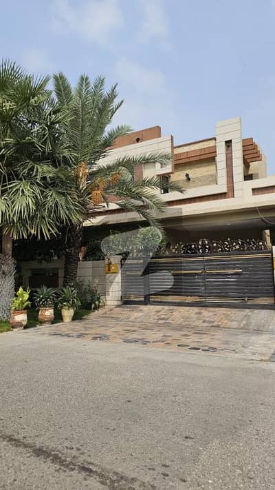 10 Marla Brand New House Availaable For Sale Prime Location