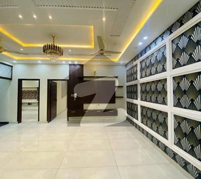 سٹی ہاؤسنگ سوسائٹی گوجرانوالہ میں 5 کمروں کا 10 مرلہ مکان 88.0 ہزار میں کرایہ پر دستیاب ہے۔