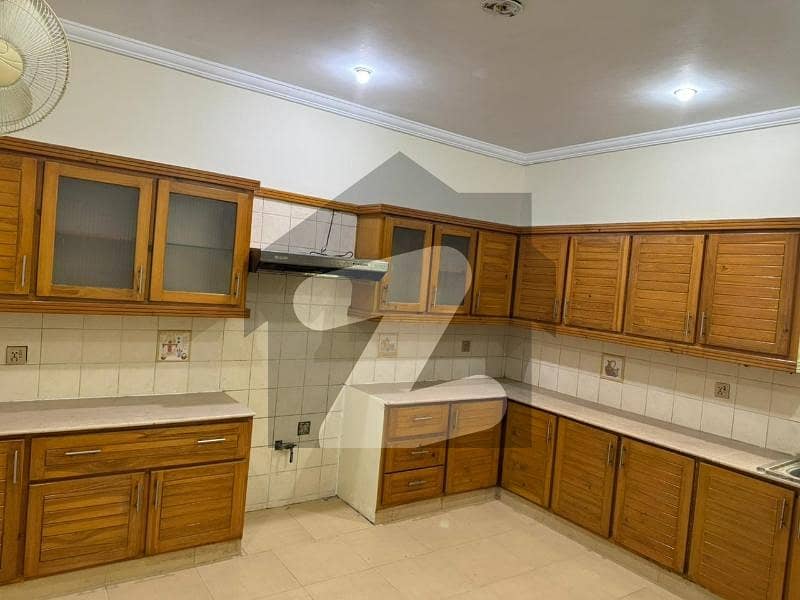 1.5 Kanal Full hous available for rent punjab society ph2 block E 1.5 Kanal Full hous available for rent punjab society ph2 block E