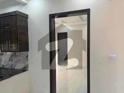 پی جی ای سی ایچ ایس فیز 2 پنجاب گورنمنٹ ایمپلائیز سوسائٹی,لاہور میں 4 کمروں کا 1 کنال بالائی پورشن 1.3 لاکھ میں برائے فروخت۔ پی جی ای سی ایچ ایس فیز 2 پنجاب گورنمنٹ ایمپلائیز سوسائٹی,لاہور میں 4 کمروں کا 1 کنال بالائی پورشن 1.3 لاکھ میں برائے فروخت۔