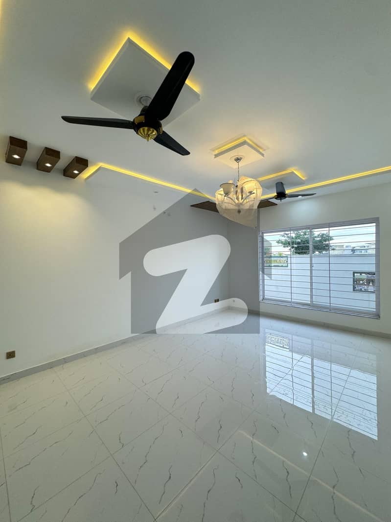 10 Marla Investor Rate House 10 Marla Investor Rate House