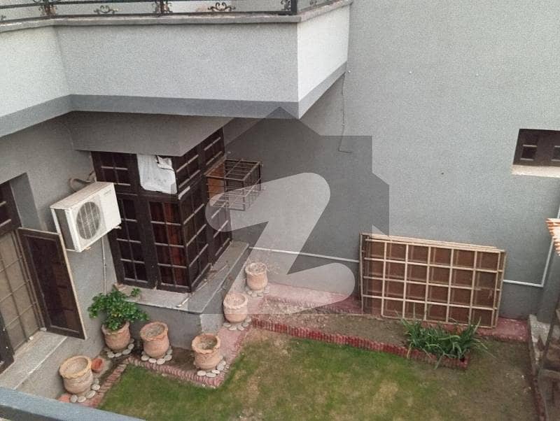 16 Marla Beautiful House Back Side Lyallpur Galeria