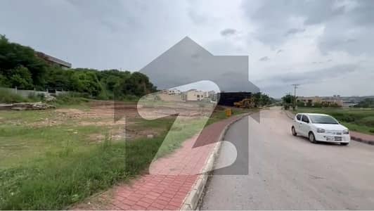 5 Marla Plot For The Sale For The Very First Time In Phase 7