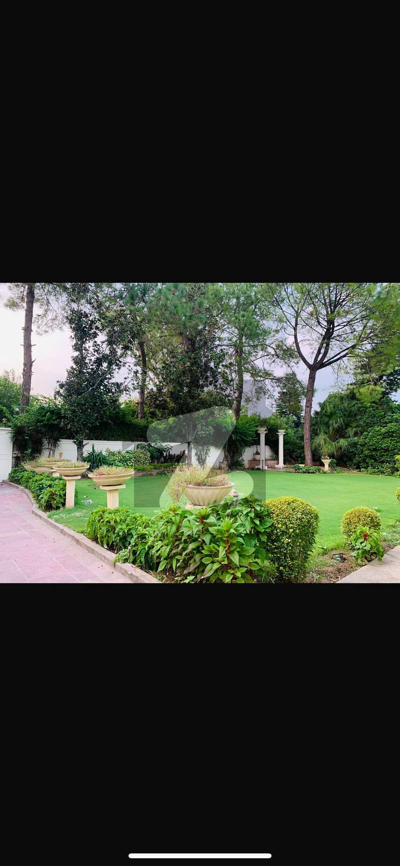 Luxurious house available for rent at extremely prime location Luxurious house available for rent at extremely prime location