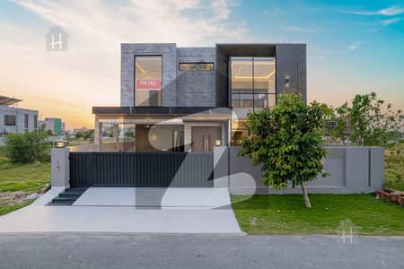 ڈی ایچ اے فیز 8 - بلاک ایکس فیز 8,ڈیفنس (ڈی ایچ اے),لاہور میں 5 کمروں کا 1 کنال مکان 7.87 کروڑ میں برائے فروخت۔