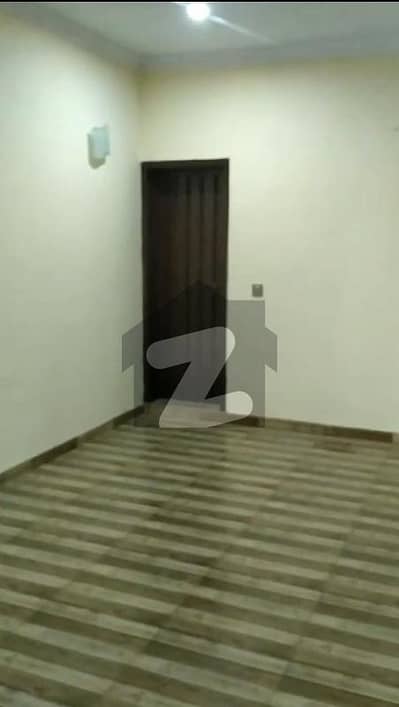 10 Marla 2nd Floor Available For Rent