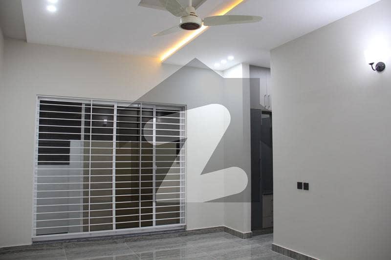 15 MARLA BRAND NEW CORNER & LUXURY HOUSE FOR SALE 15 MARLA BRAND NEW CORNER & LUXURY HOUSE FOR SALE