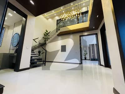 ڈی ایچ اے فیز 7 ڈیفنس (ڈی ایچ اے),لاہور میں 5 کمروں کا 1 کنال مکان 6.35 کروڑ میں برائے فروخت۔