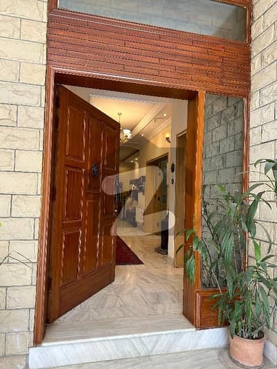 511 Sq Yd Beautiful House for Sale