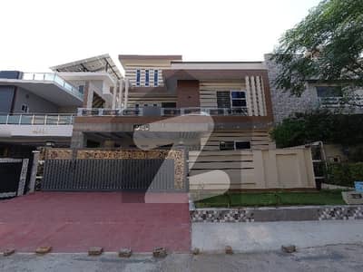 میڈیا ٹاؤن راولپنڈی میں 6 کمروں کا 12 مرلہ مکان 5.9 کروڑ میں برائے فروخت۔