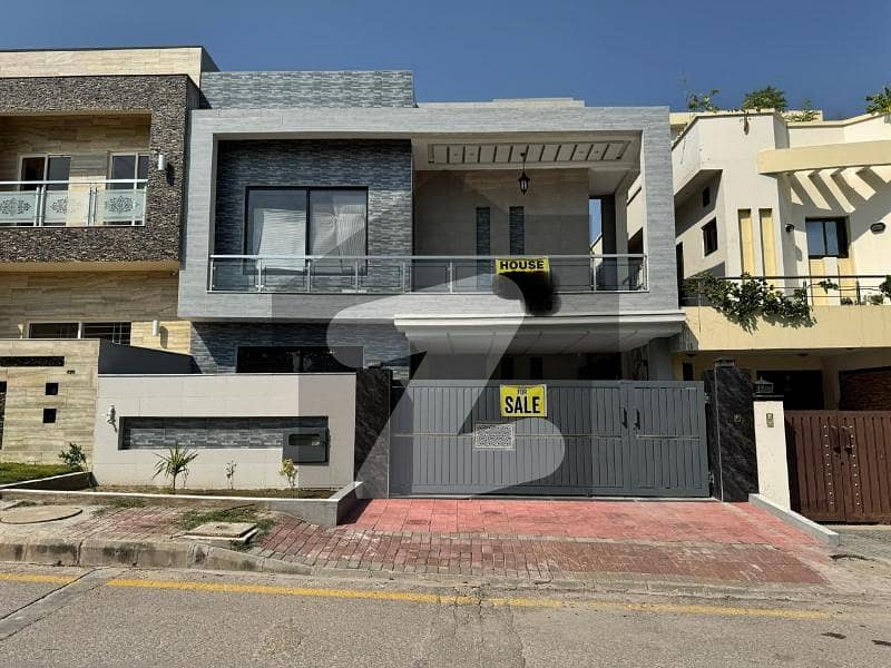 بحریہ ٹاؤن فیز 6 بحریہ ٹاؤن راولپنڈی,راولپنڈی میں 6 کمروں کا 10 مرلہ مکان 5.5 کروڑ میں برائے فروخت۔ بحریہ ٹاؤن فیز 6 بحریہ ٹاؤن راولپنڈی,راولپنڈی میں 6 کمروں کا 10 مرلہ مکان 5.5 کروڑ میں برائے فروخت۔