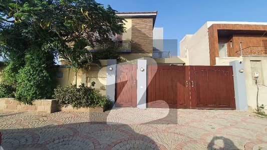 500 SQ YARDS BRAND NEW BUNGALOW FOR SALE ( MOST REASONABLE DEAL) IN DHA PHASE 8