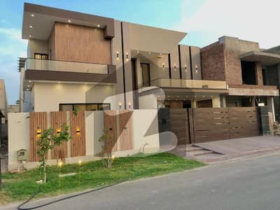رائل آرچرڈ - بلاک اے رائل آرچرڈ,ملتان پبلک سکول روڈ,ملتان میں 7 کمروں کا 1 کنال مکان 6.0 کروڑ میں برائے فروخت۔ رائل آرچرڈ - بلاک اے رائل آرچرڈ,ملتان پبلک سکول روڈ,ملتان میں 7 کمروں کا 1 کنال مکان 6.0 کروڑ میں برائے فروخت۔
