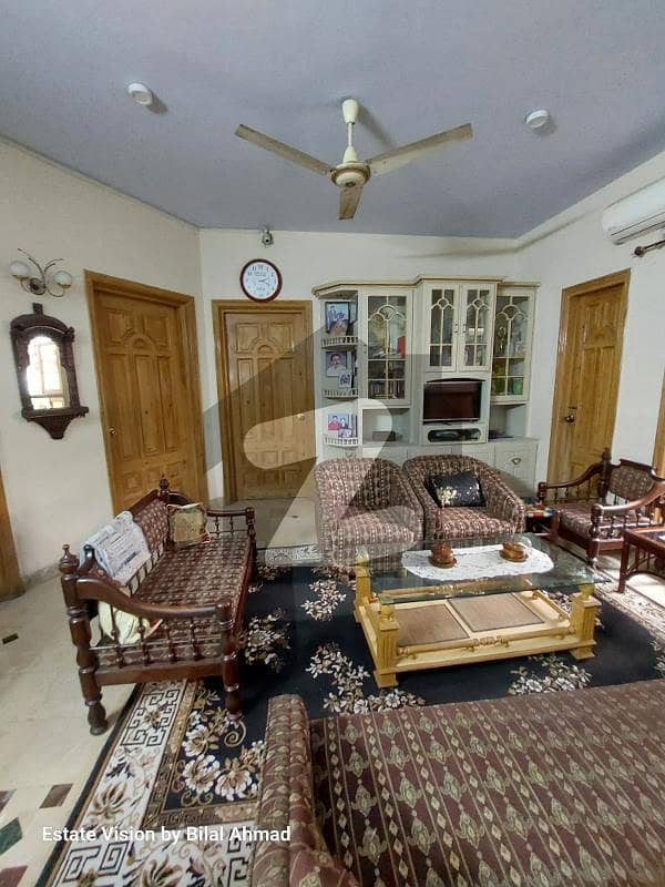 مدینہ ٹاؤن فیصل آباد میں 2 کمروں کا 5 مرلہ بالائی پورشن 38.0 ہزار میں برائے فروخت۔ مدینہ ٹاؤن فیصل آباد میں 2 کمروں کا 5 مرلہ بالائی پورشن 38.0 ہزار میں برائے فروخت۔