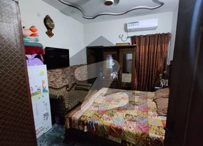 سبزہ زار سکیم لاہور میں 6 کمروں کا 5 مرلہ مکان 2.1 کروڑ میں برائے فروخت۔