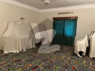 ڈی ایچ اے فیز 5 ڈی ایچ اے ڈیفینس,کراچی میں 6 کمروں کا 2 کنال مکان 15.0 لاکھ میں کرایہ پر دستیاب ہے۔