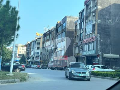 OFFICE IN CORNER PLAZA AVAILABLE MAIN BAHRIA EXPRESSWAY