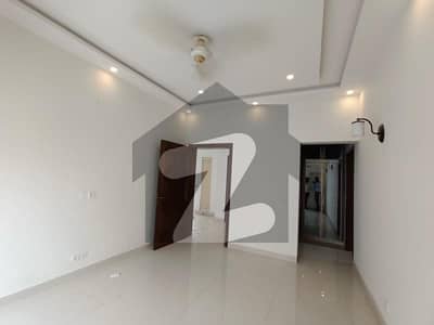 ڈی ایچ اے فیز 3 ڈیفنس (ڈی ایچ اے),لاہور میں 5 کمروں کا 1 کنال مکان 2.85 لاکھ میں کرایہ پر دستیاب ہے۔