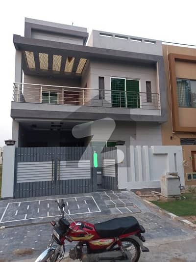 خیابانِ امین لاہور میں 3 کمروں کا 5 مرلہ مکان 68.0 ہزار میں کرایہ پر دستیاب ہے۔