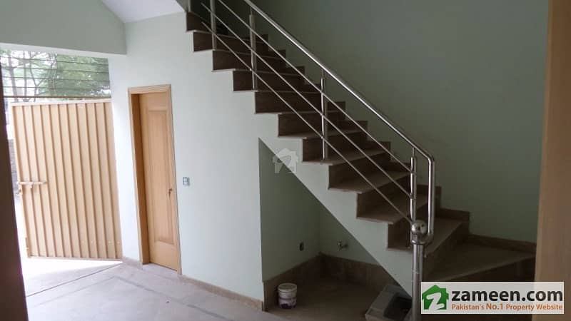 Upper Portion Available For Rent Upper Portion Available For Rent